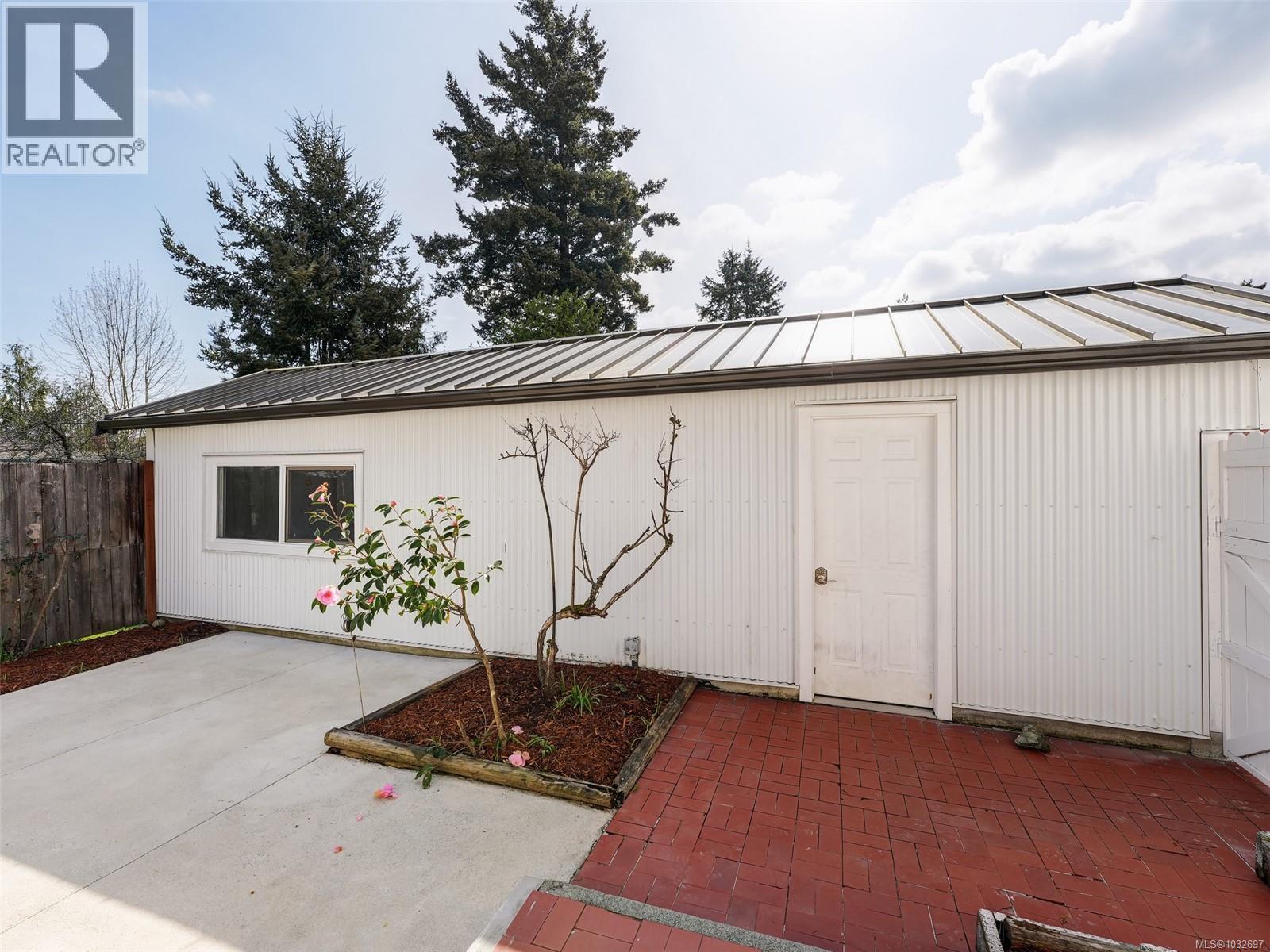  4031 Quadra Street, Saanich