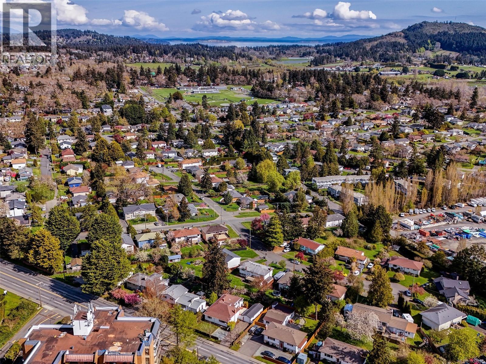  4031 Quadra Street, Saanich