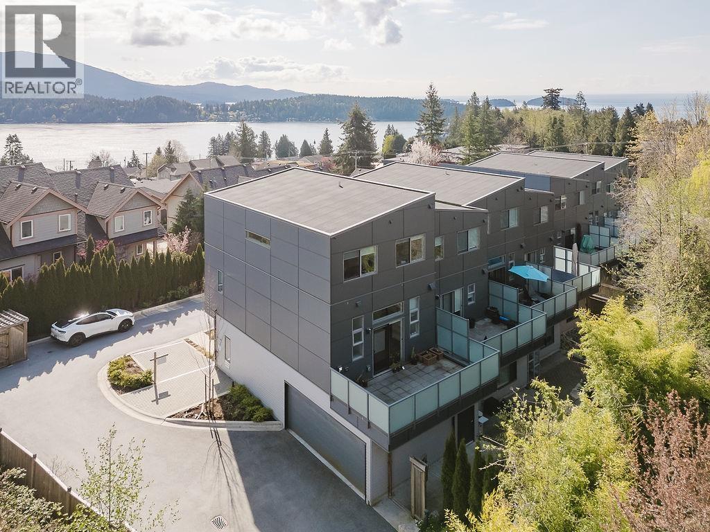 109 736 GIBSONS WAY - photo 4