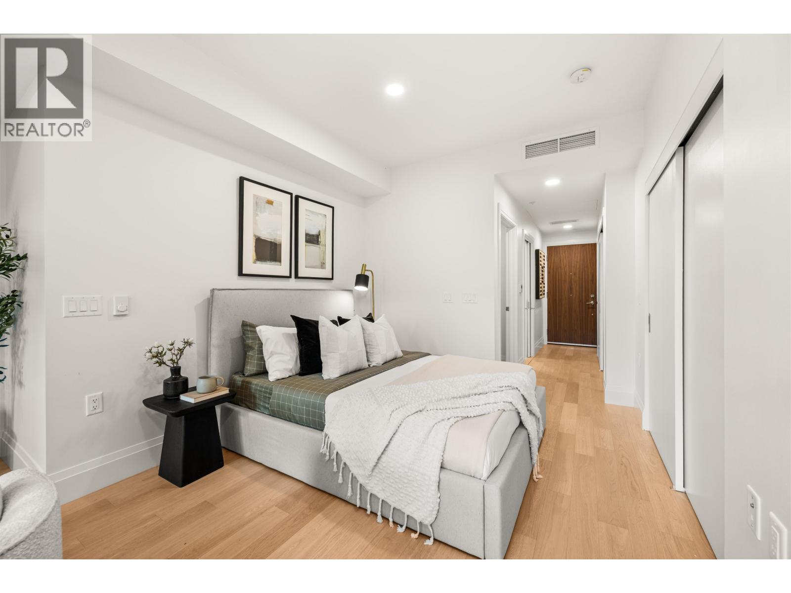 106 2550 GARDEN DRIVE, Vancouver