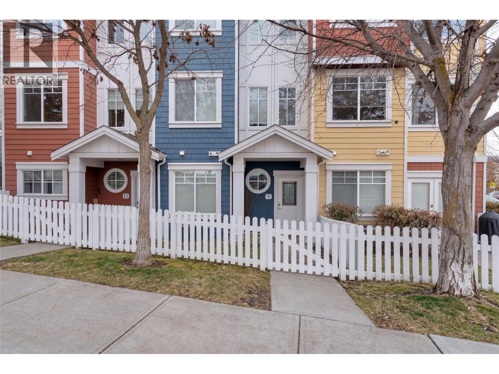 #9 433 McCarren Avenue - 20