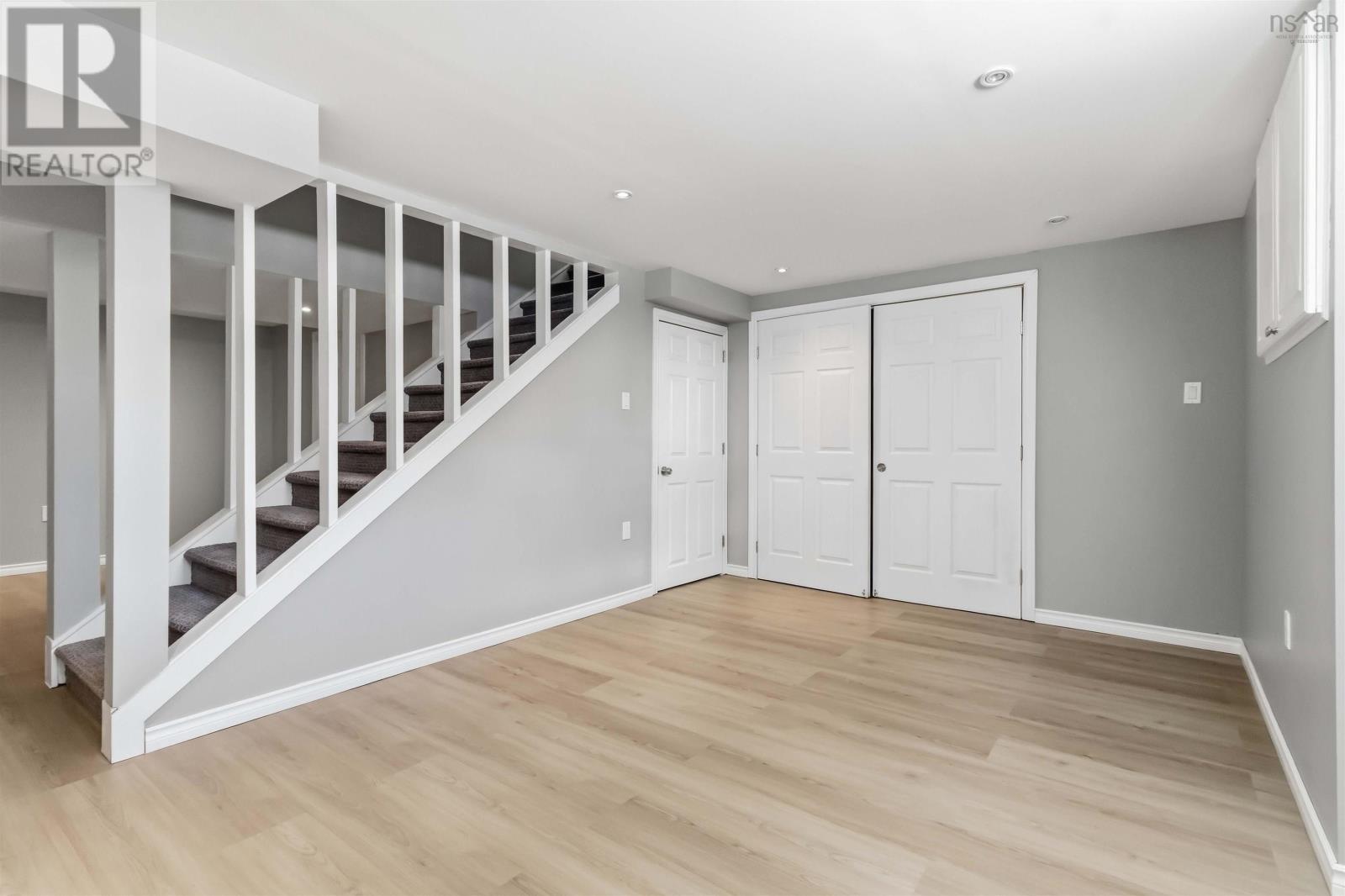 Property 26 of 48 of 165 Merrimac Drive