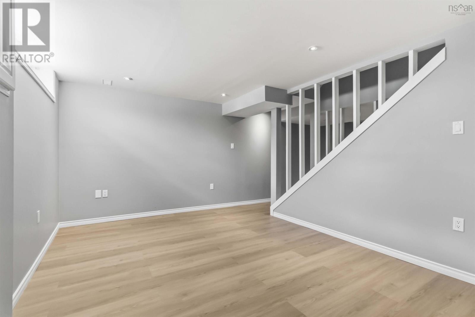 Property 27 of 48 of 165 Merrimac Drive