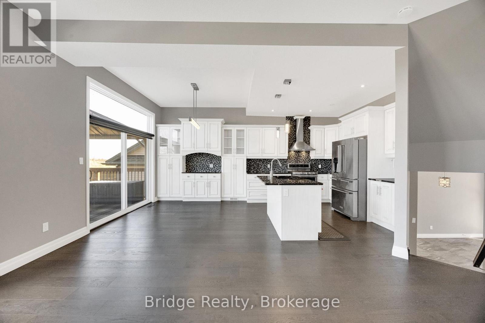 1060 ALBERNI ROAD - 10