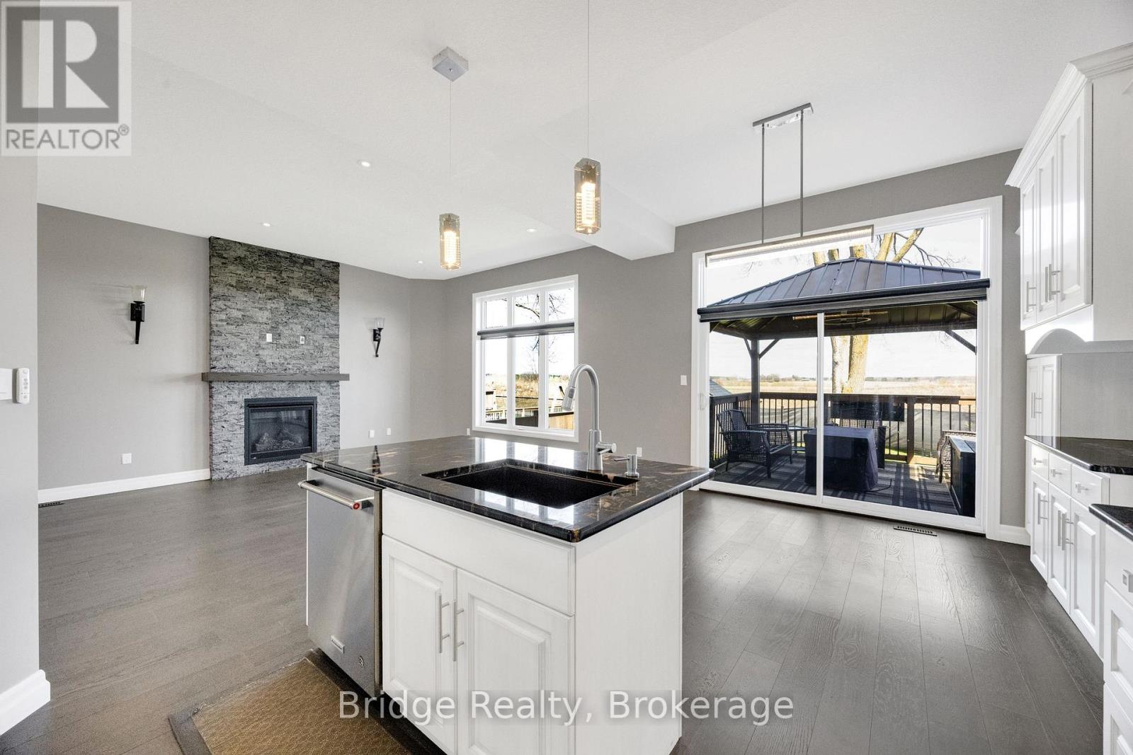 1060 ALBERNI ROAD - 12