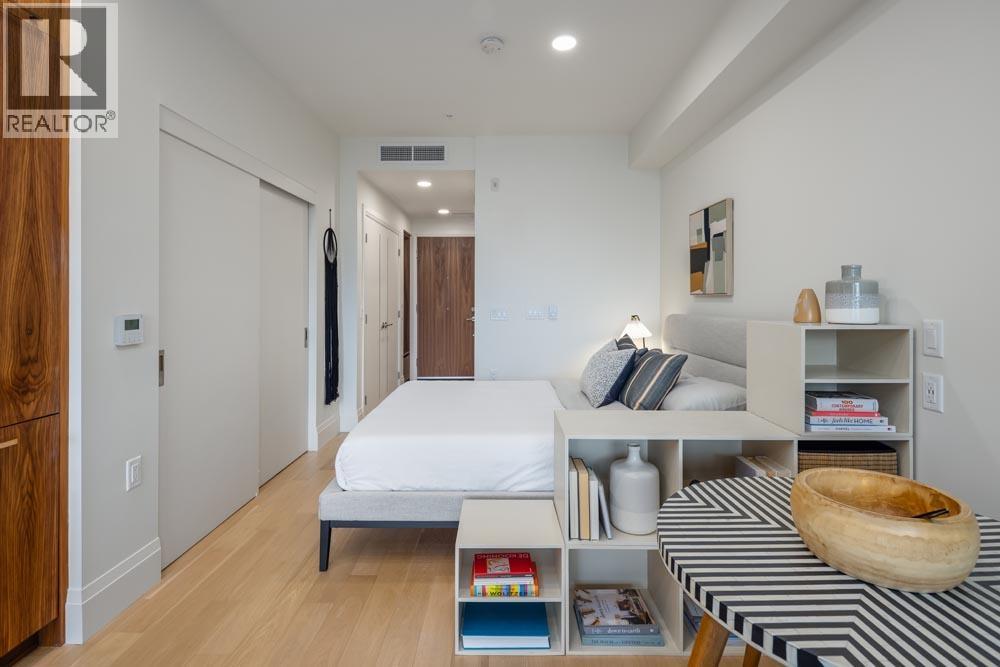 410 2550 GARDEN DRIVE, Vancouver