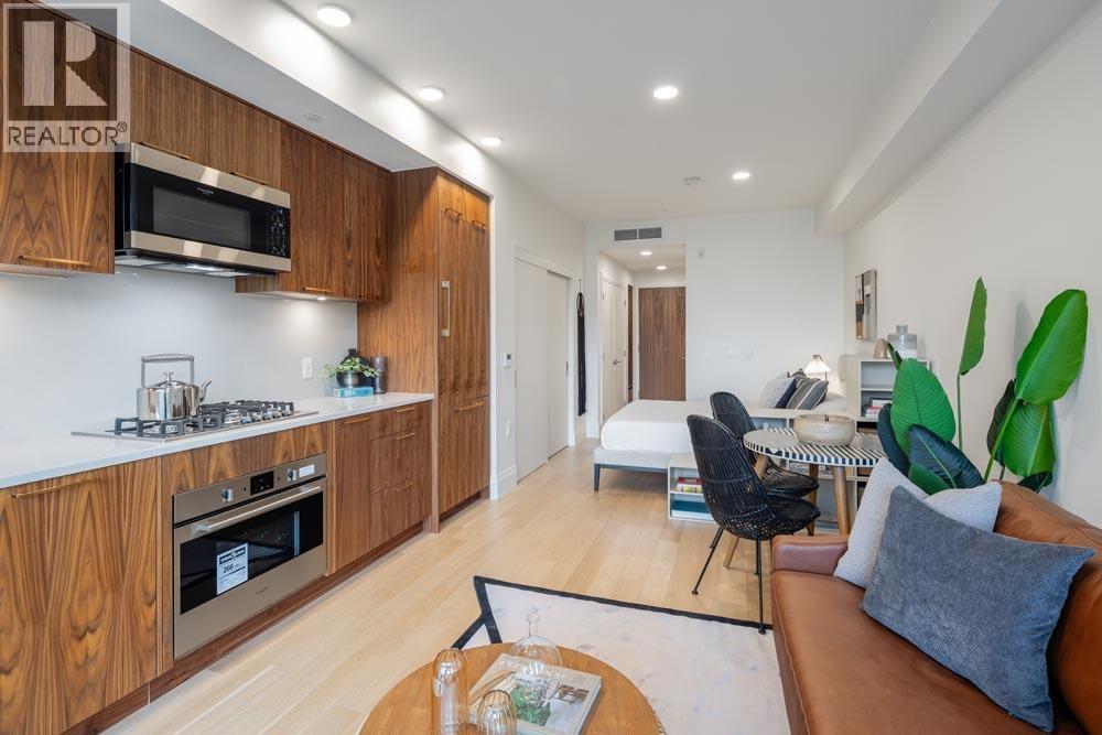 410 2550 GARDEN DRIVE, Vancouver