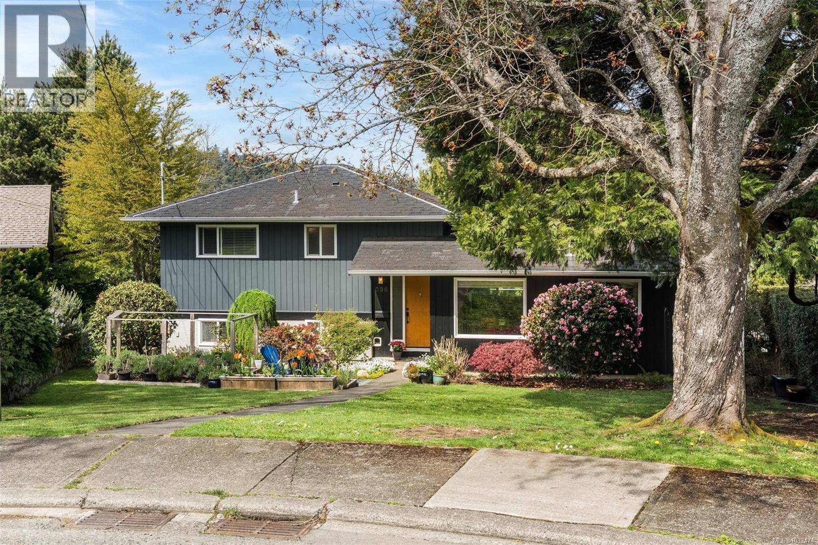  836 Elrick Place, Esquimalt