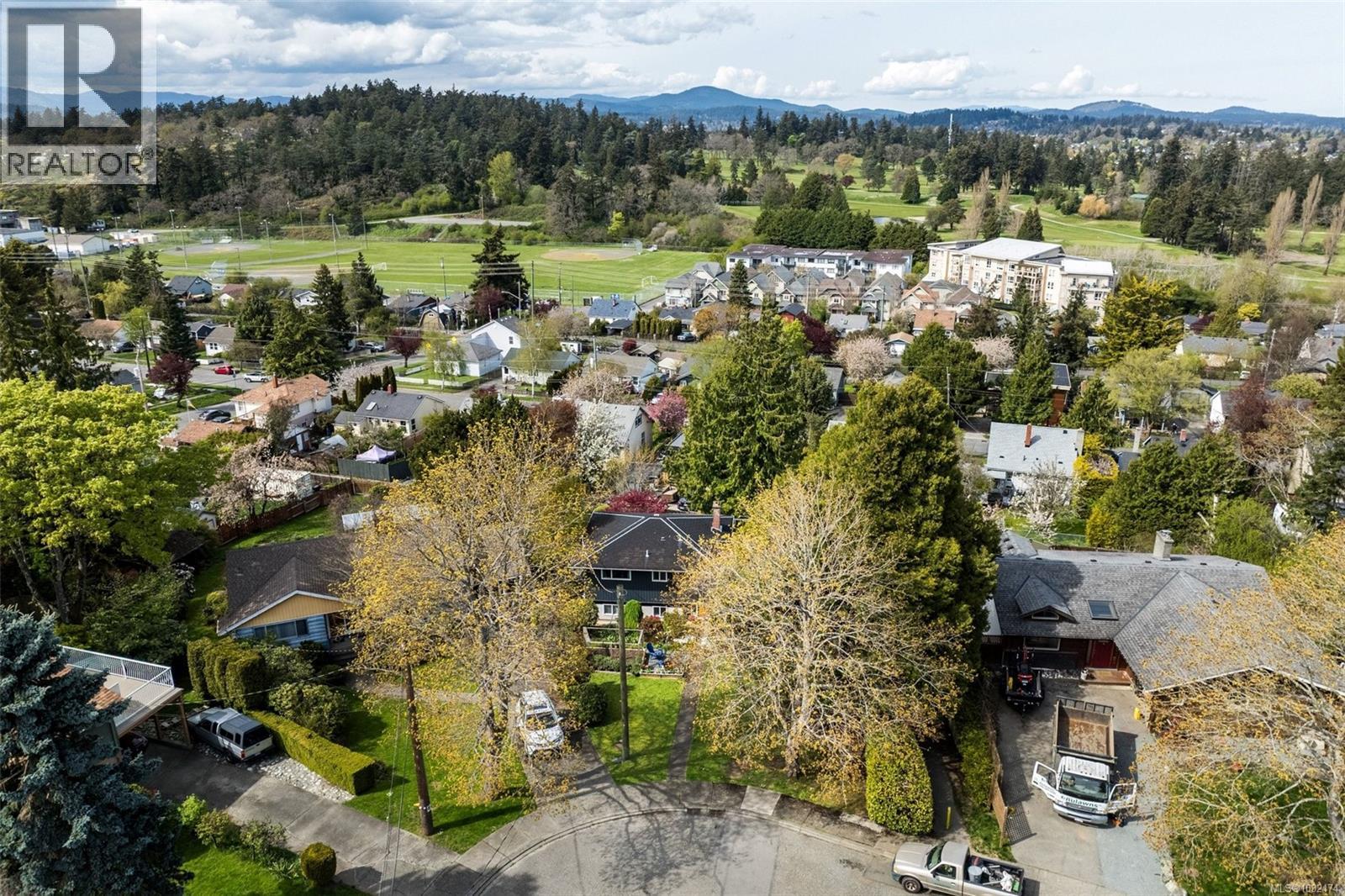  836 Elrick Place, Esquimalt