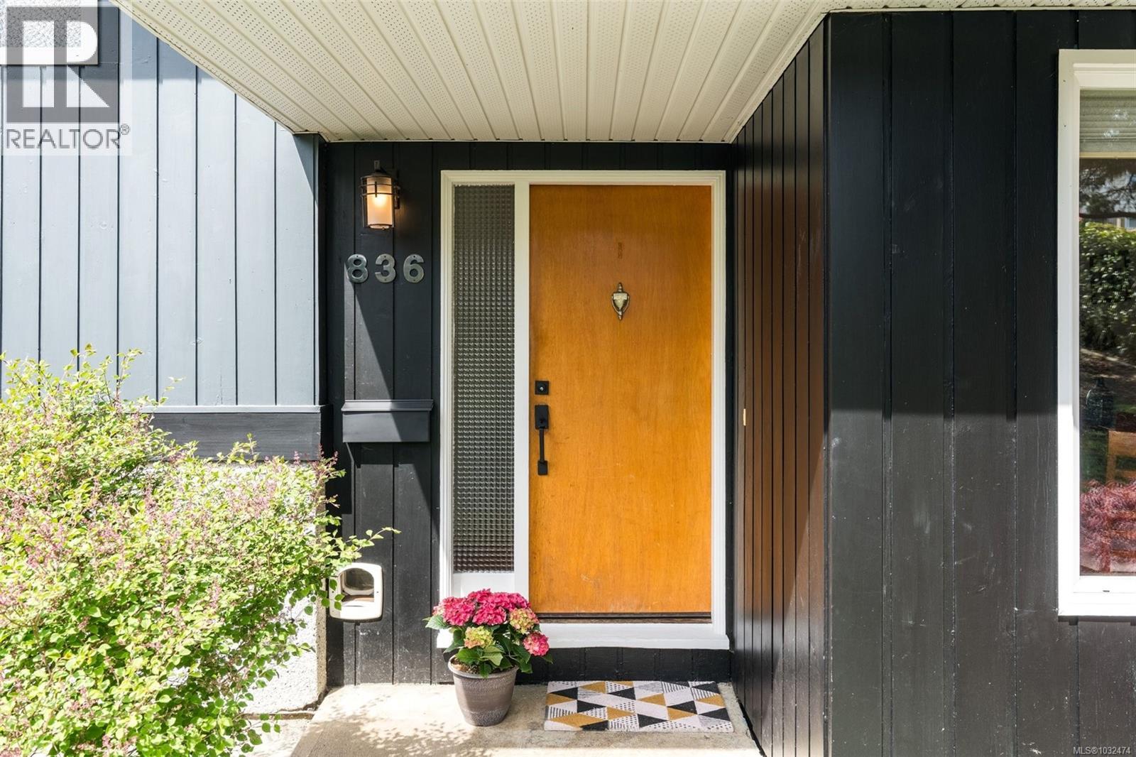  836 Elrick Place, Esquimalt