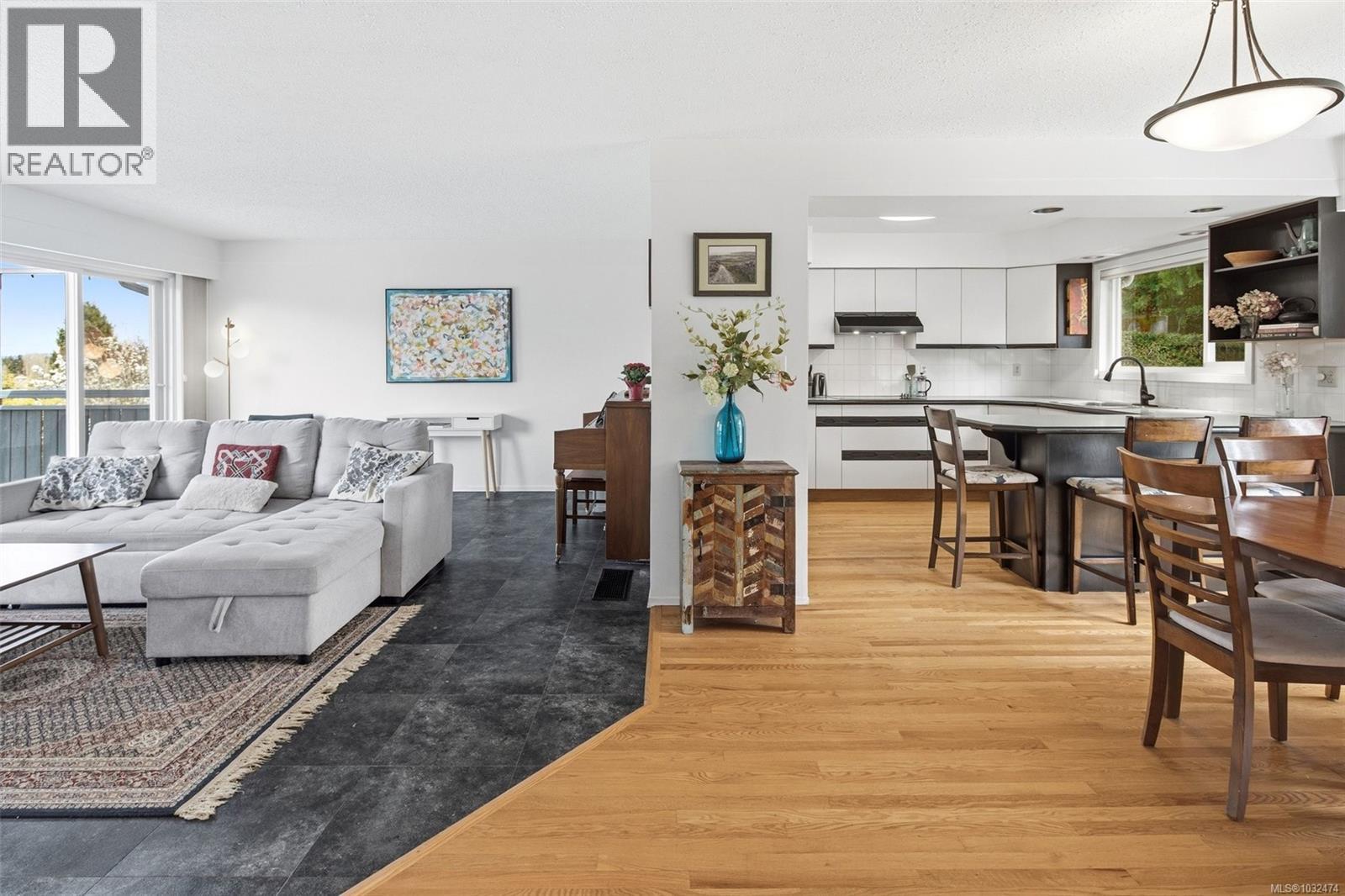  836 Elrick Place, Esquimalt