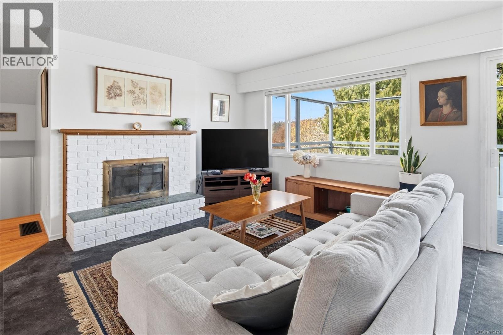  836 Elrick Place, Esquimalt