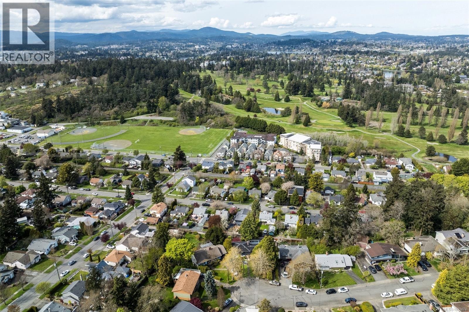  836 Elrick Place, Esquimalt