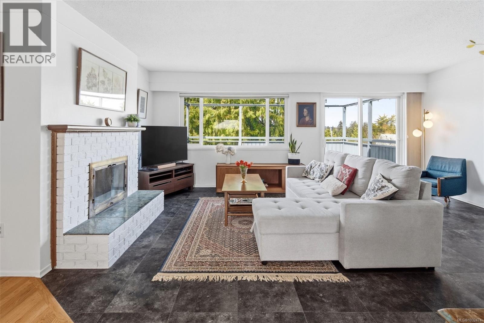  836 Elrick Place, Esquimalt