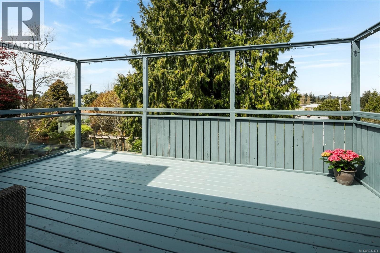  836 Elrick Place, Esquimalt