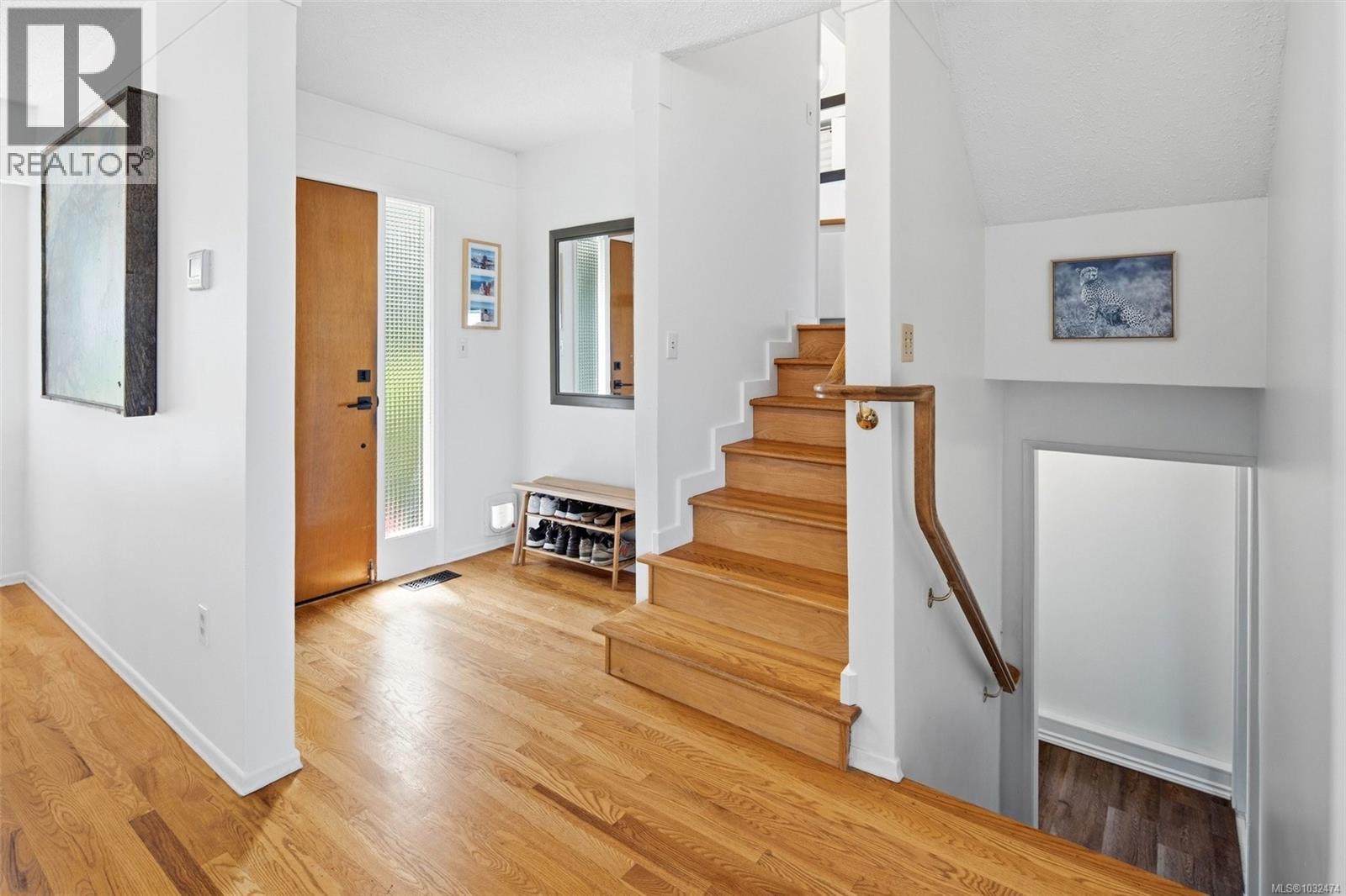  836 Elrick Place, Esquimalt