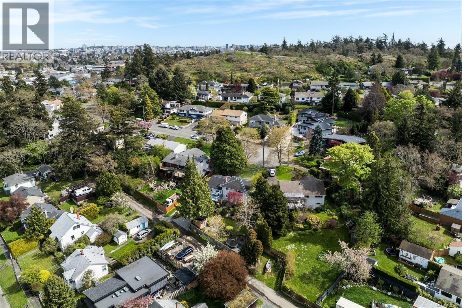  836 Elrick Place, Esquimalt