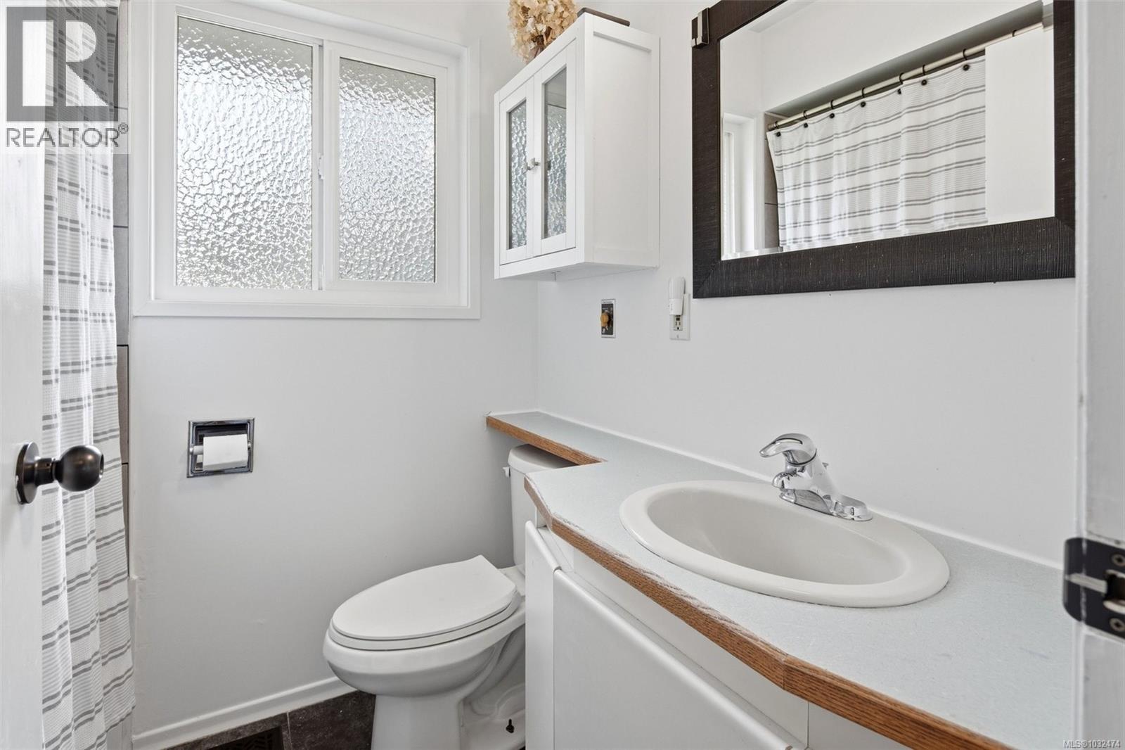  836 Elrick Place, Esquimalt