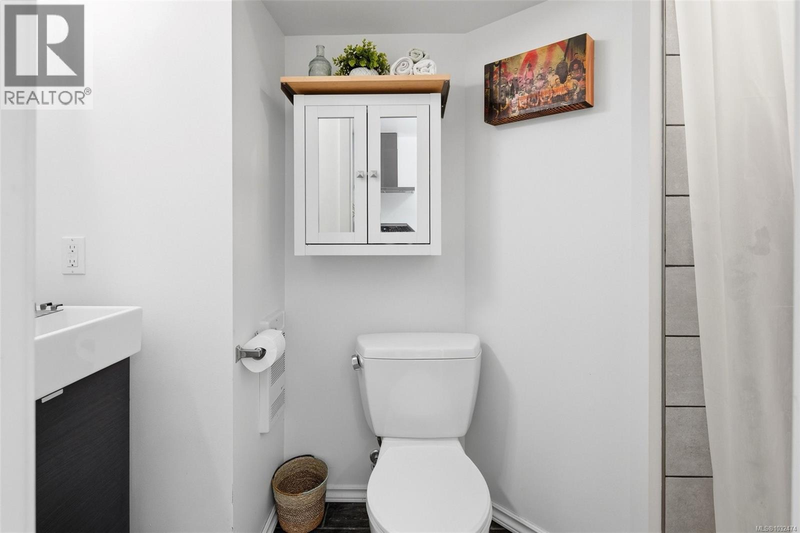  836 Elrick Place, Esquimalt