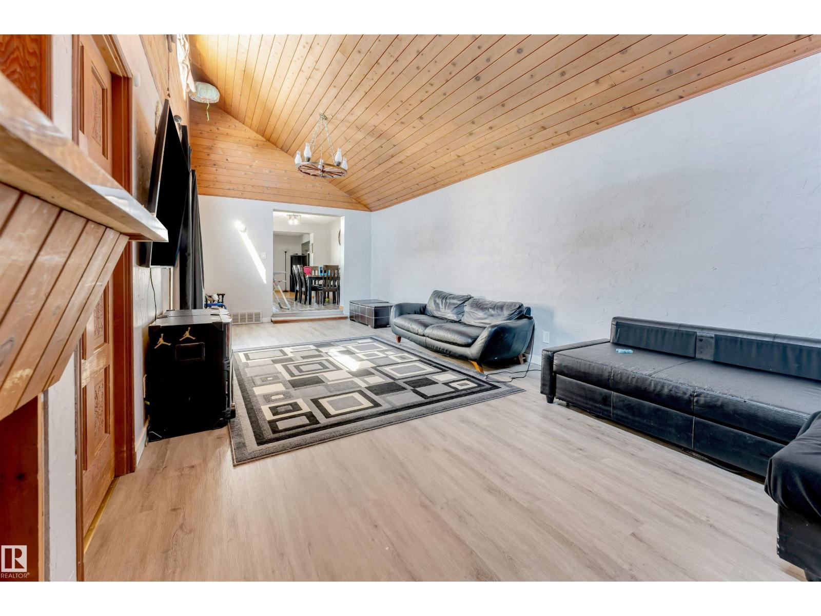 9217 168 ST NW, Edmonton