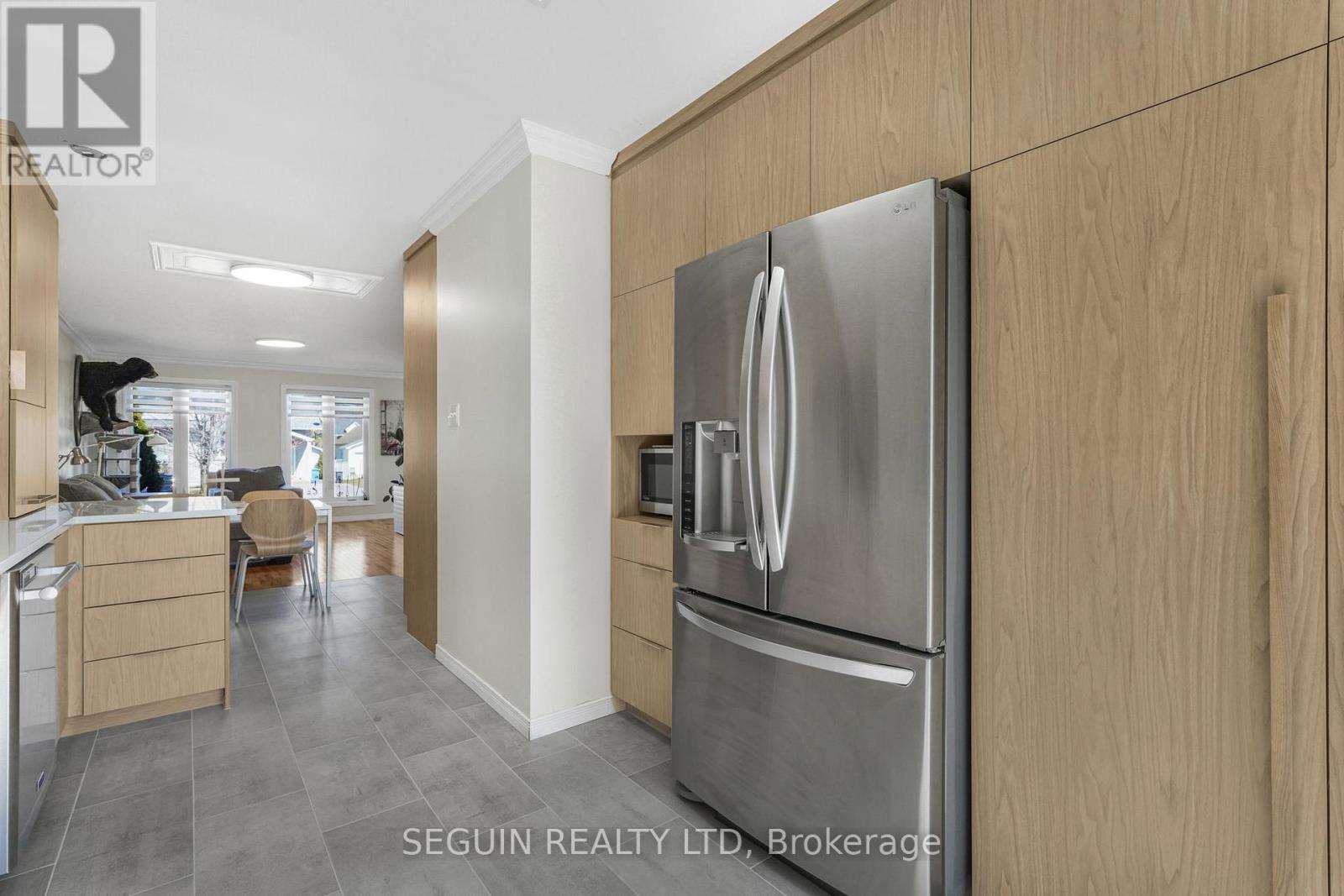 77 RICHARD STREET — photo 14