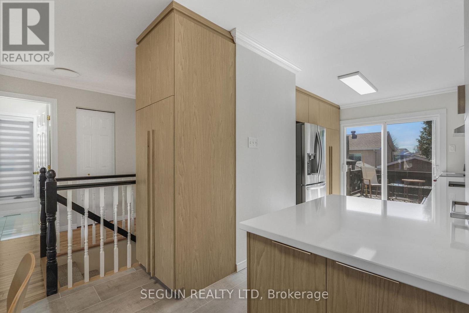 77 RICHARD STREET — photo 15