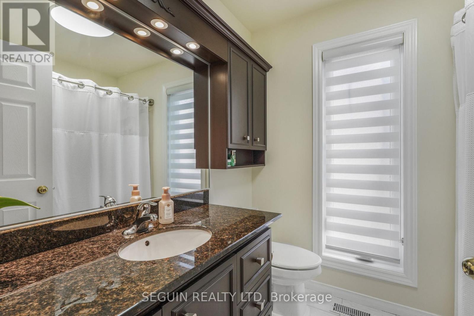 77 RICHARD STREET — photo 17