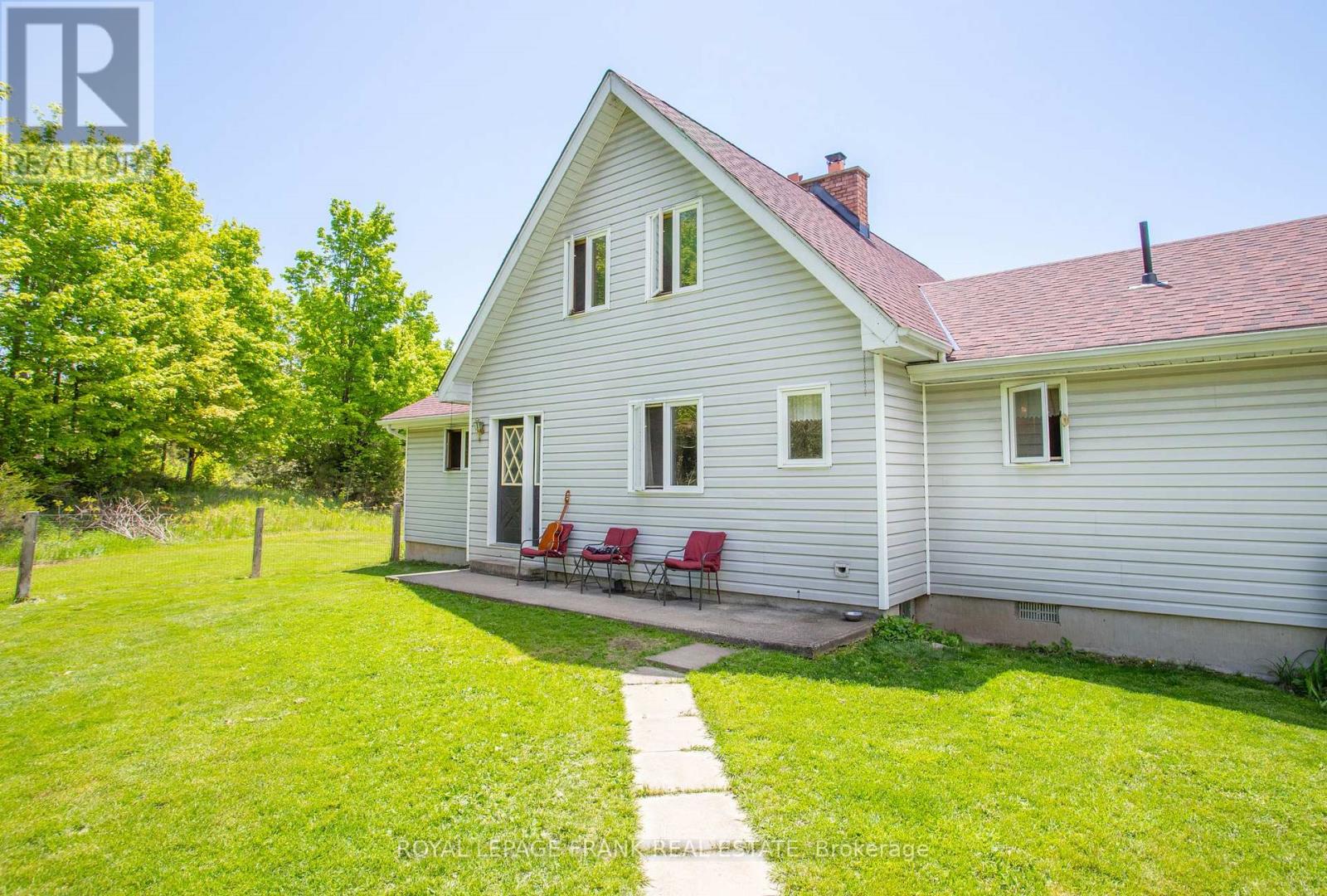 884 CENTRE LINE ROAD - 6