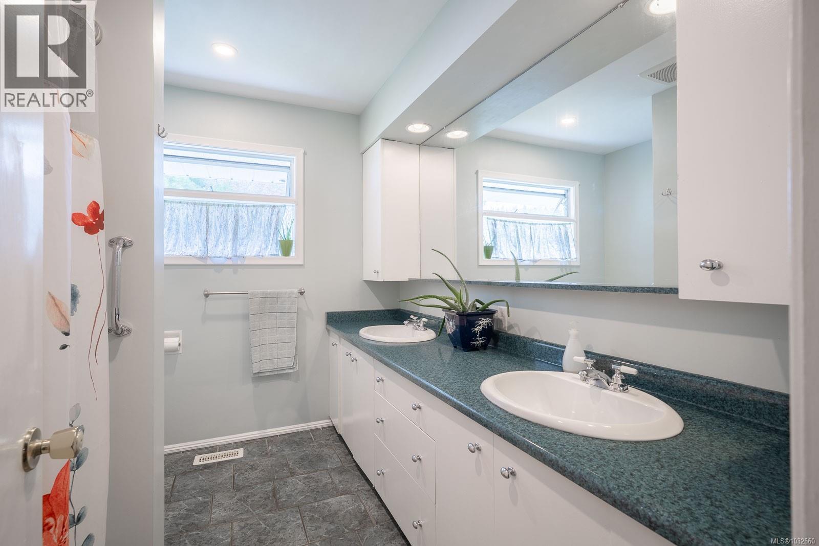 3777 Church St, Port Alberni