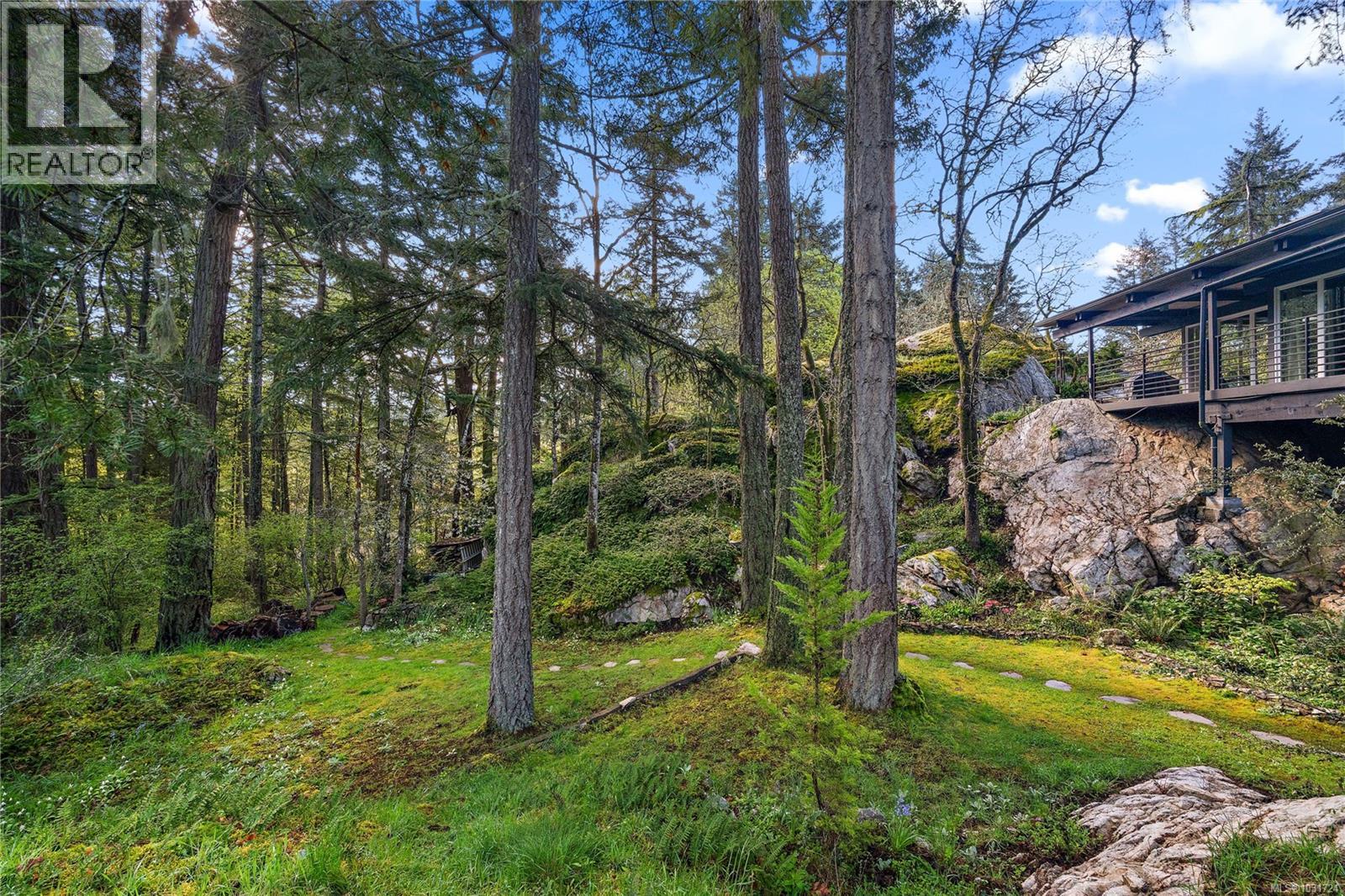  4513 Edgewood Place, Saanich