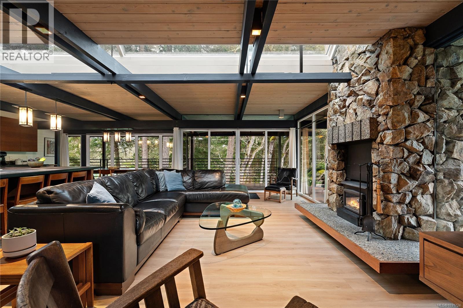  4513 Edgewood Place, Saanich