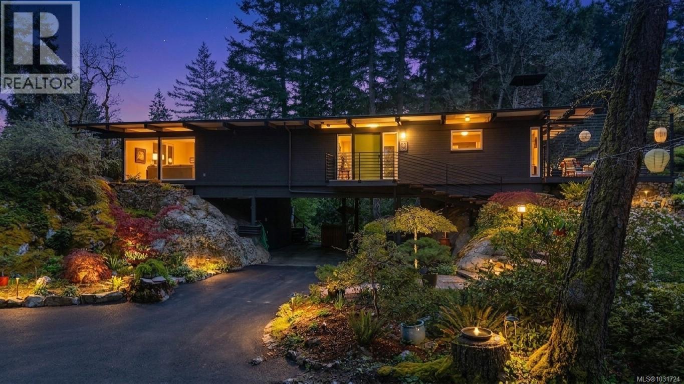  4513 Edgewood Place, Saanich