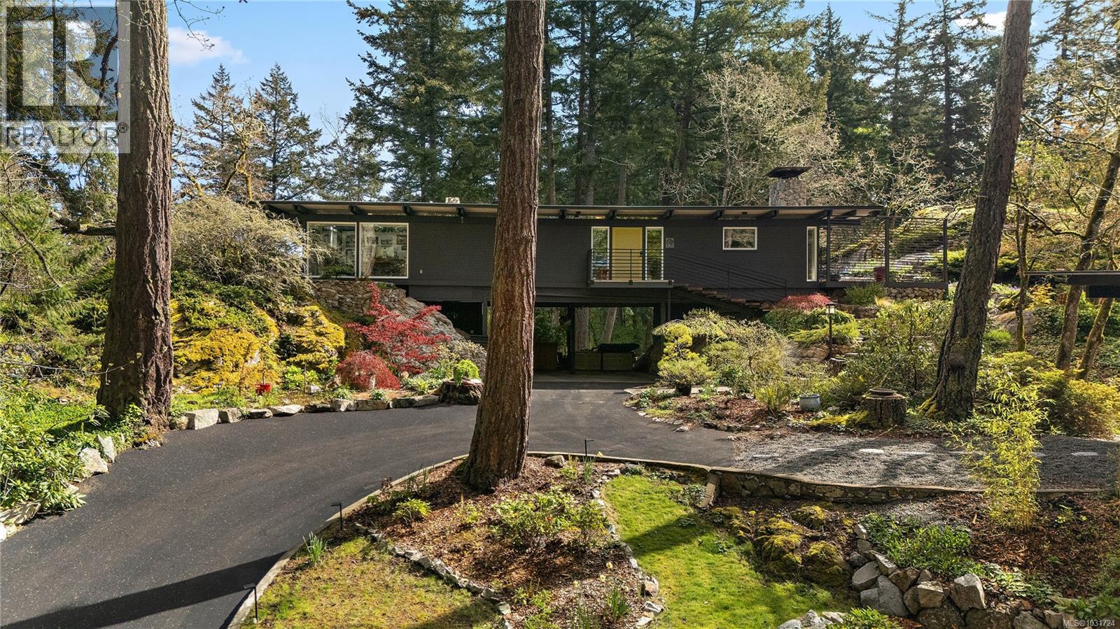  4513 Edgewood Place, Saanich