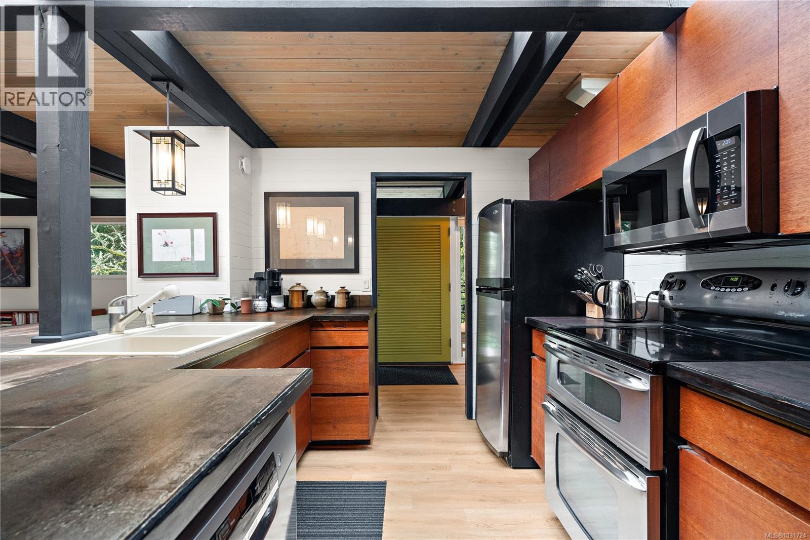  4513 Edgewood Place, Saanich