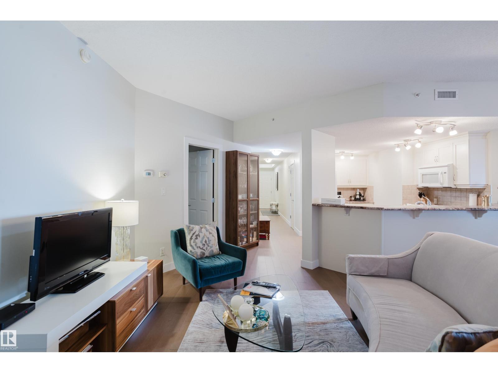#206 10108 125 ST NW - 26