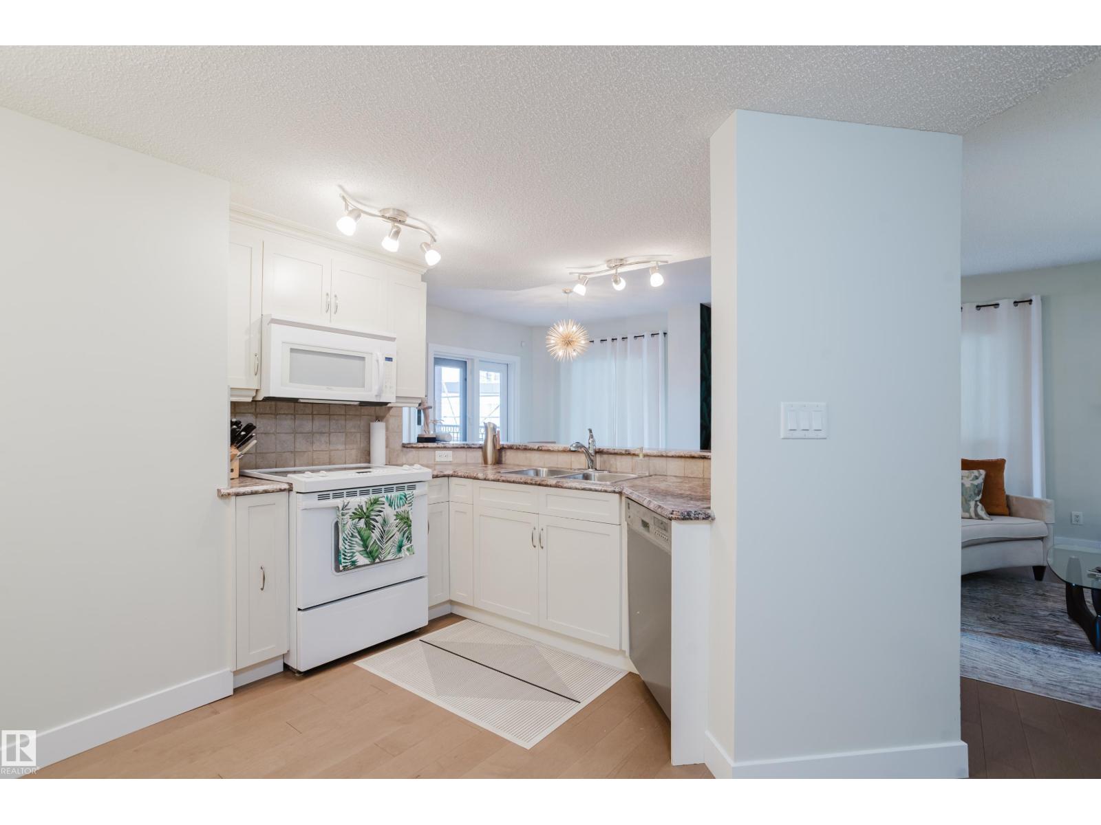 #206 10108 125 ST NW - 16