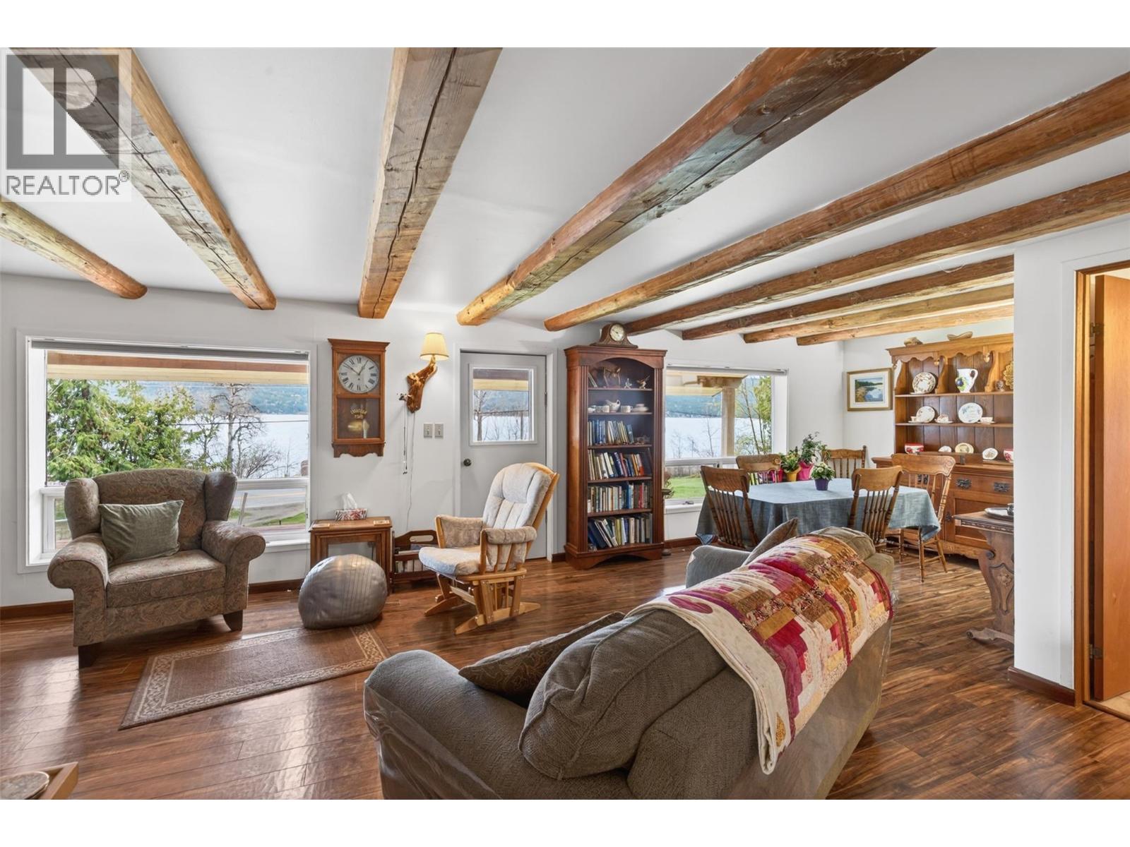 7483 Squilax-Anglemont Road - 18