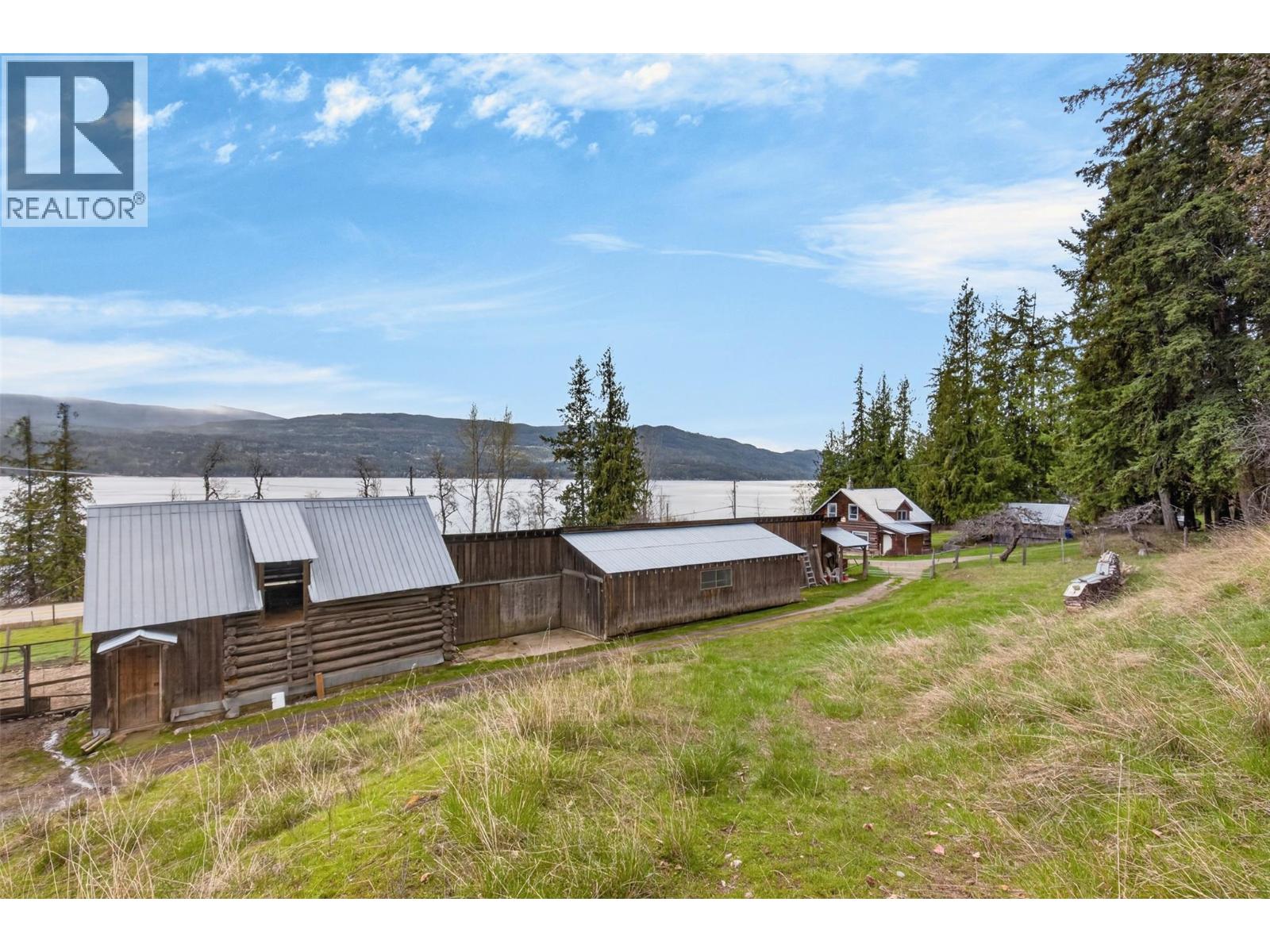 7483 Squilax-Anglemont Road - 13