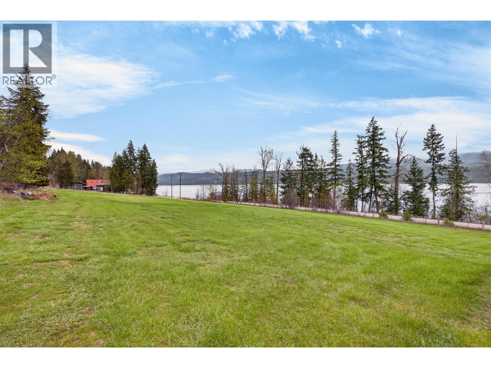 7483 Squilax-Anglemont Road - 12