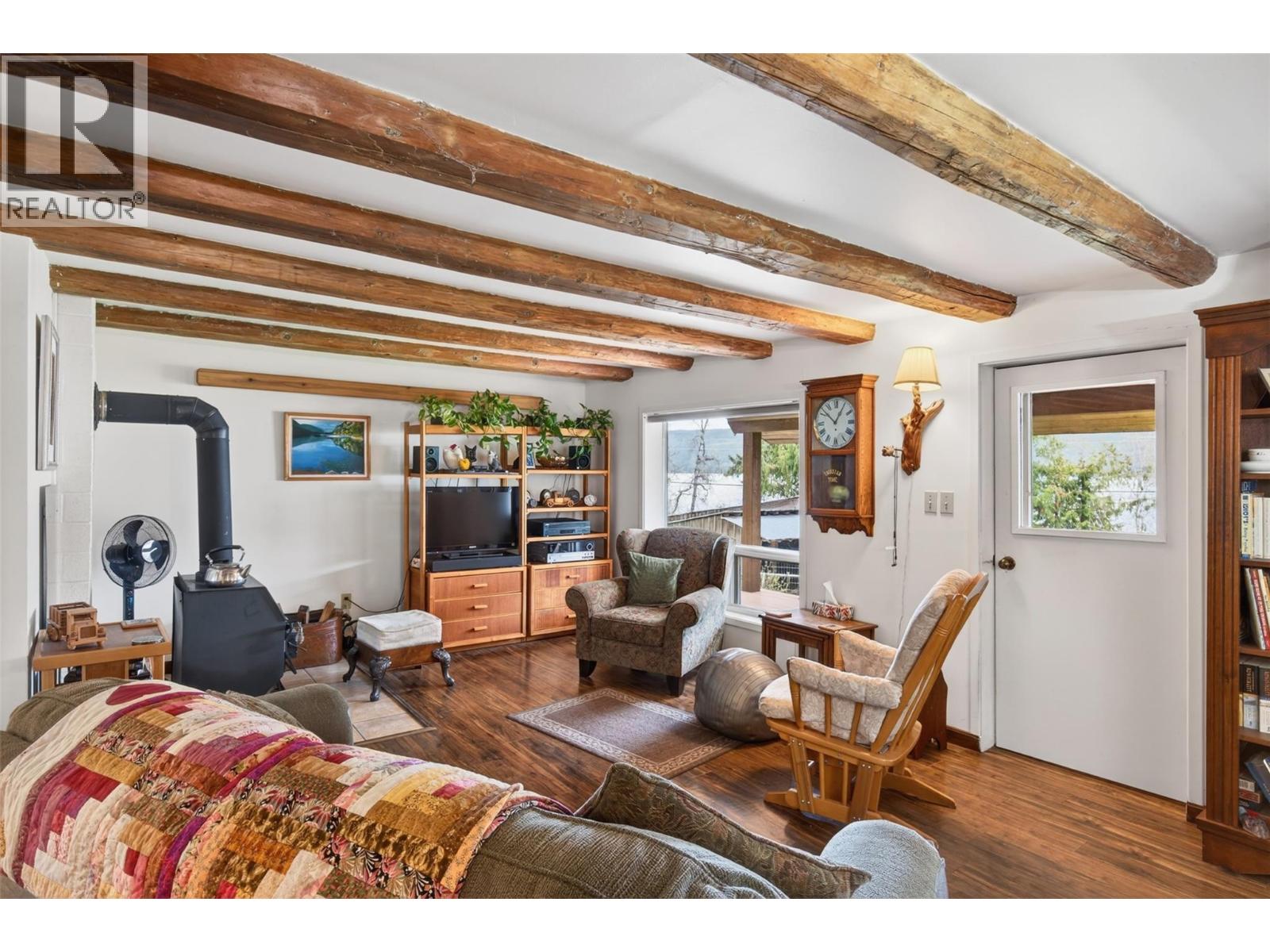 7483 Squilax-Anglemont Road - 20