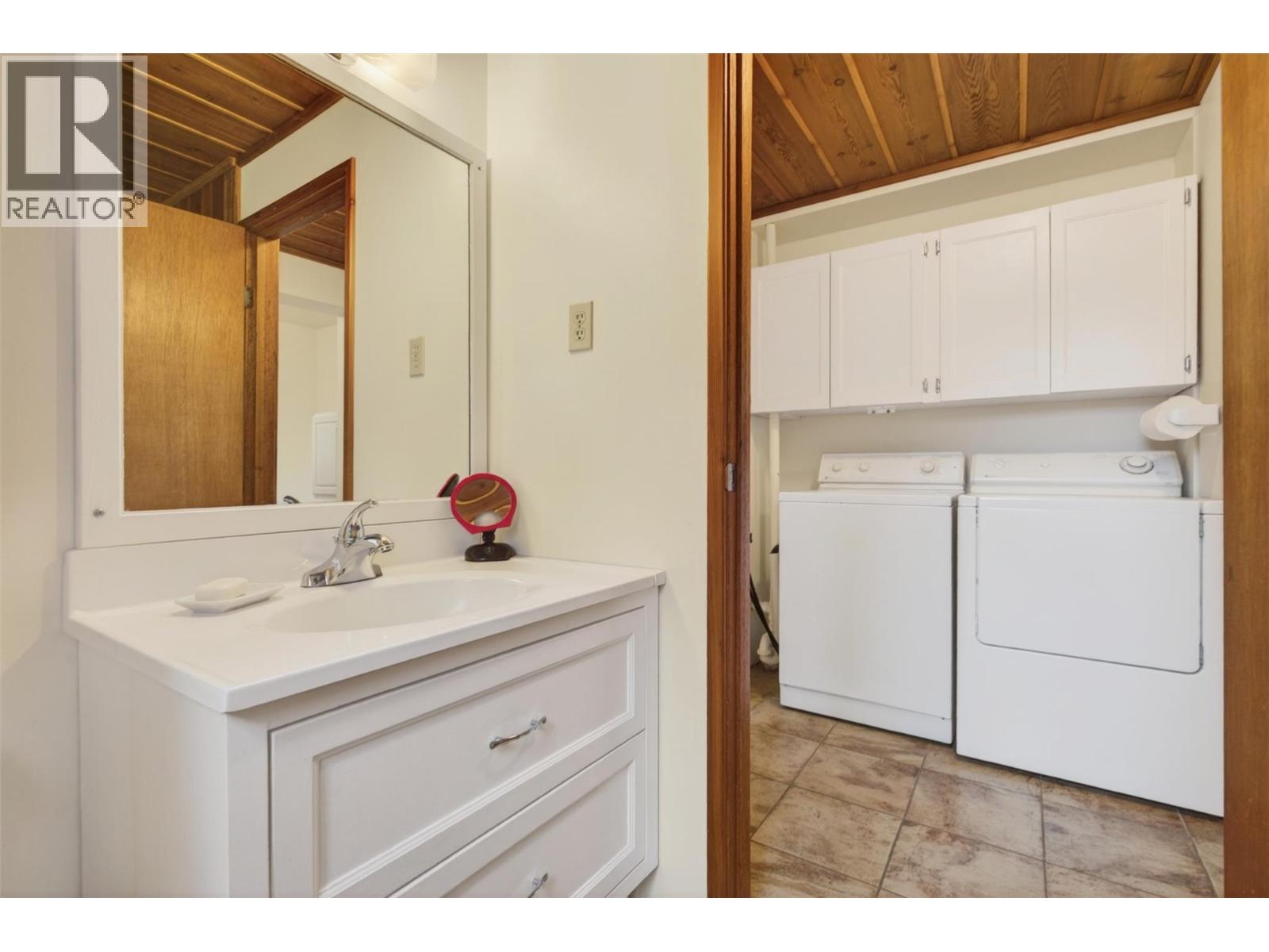 7465 Squilax-Anglemont Road — photo 18