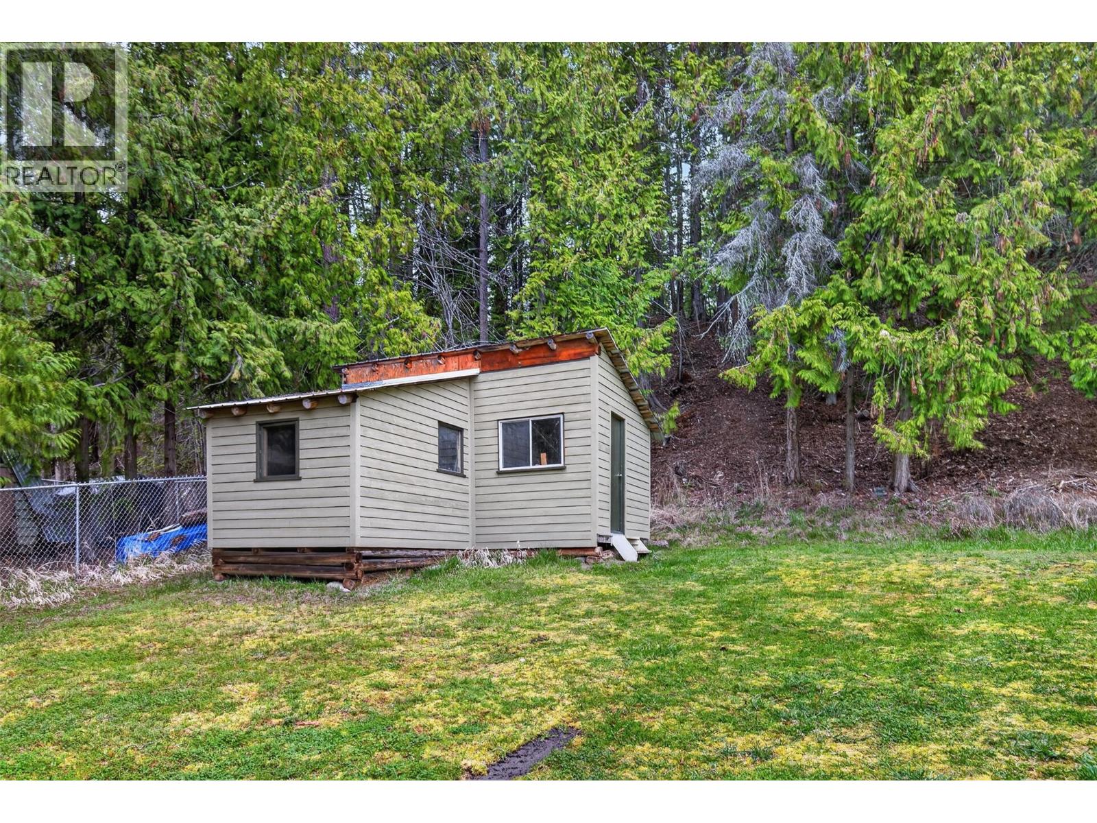 7465 Squilax-Anglemont Road - photo 5