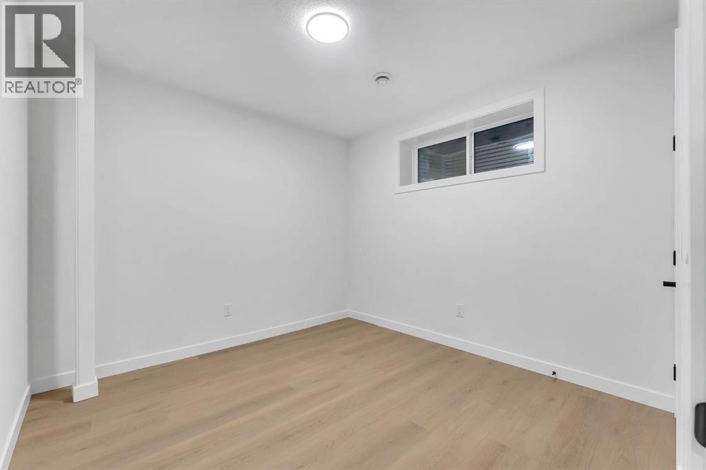 24 Corner Glen Green NE - 40