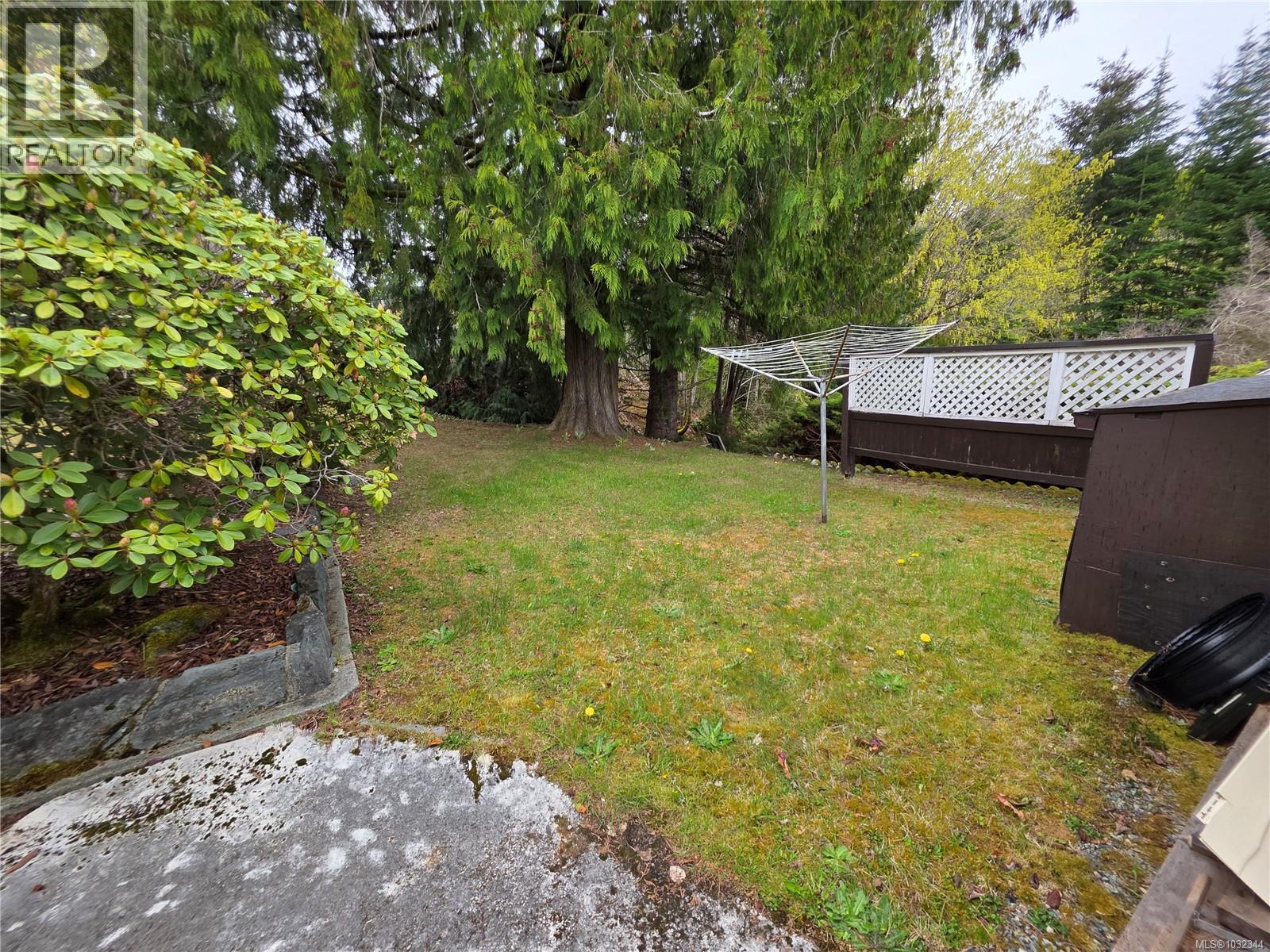 #13 4935 Broughton St - 12
