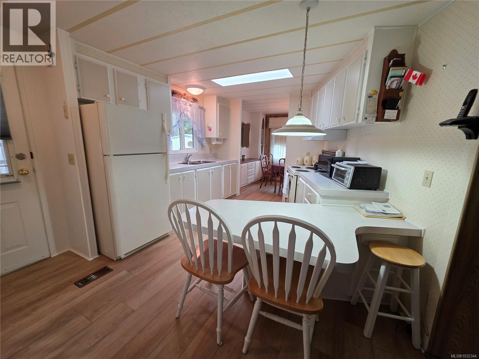 #13 4935 Broughton St - 2