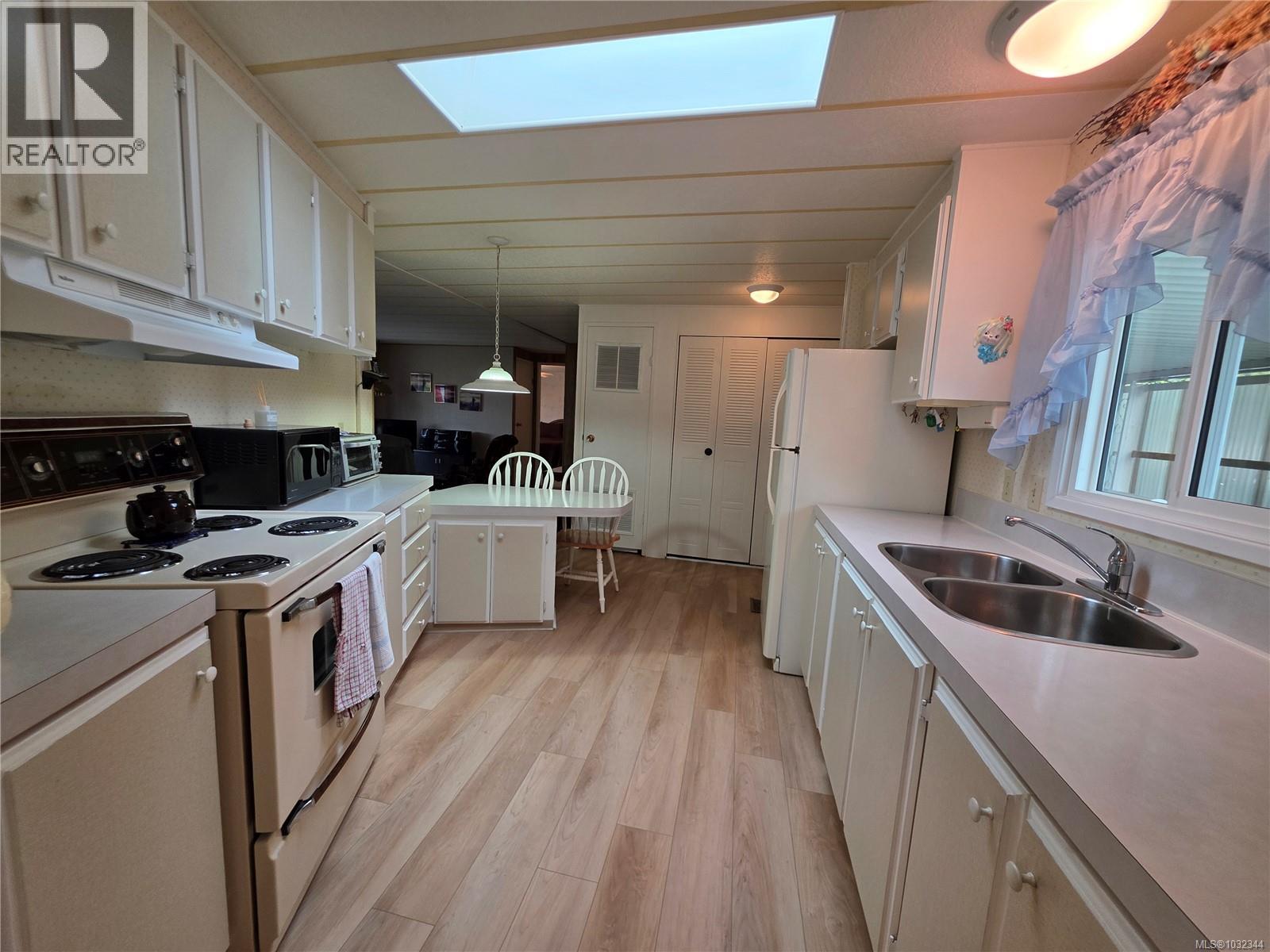 #13 4935 Broughton St - 3