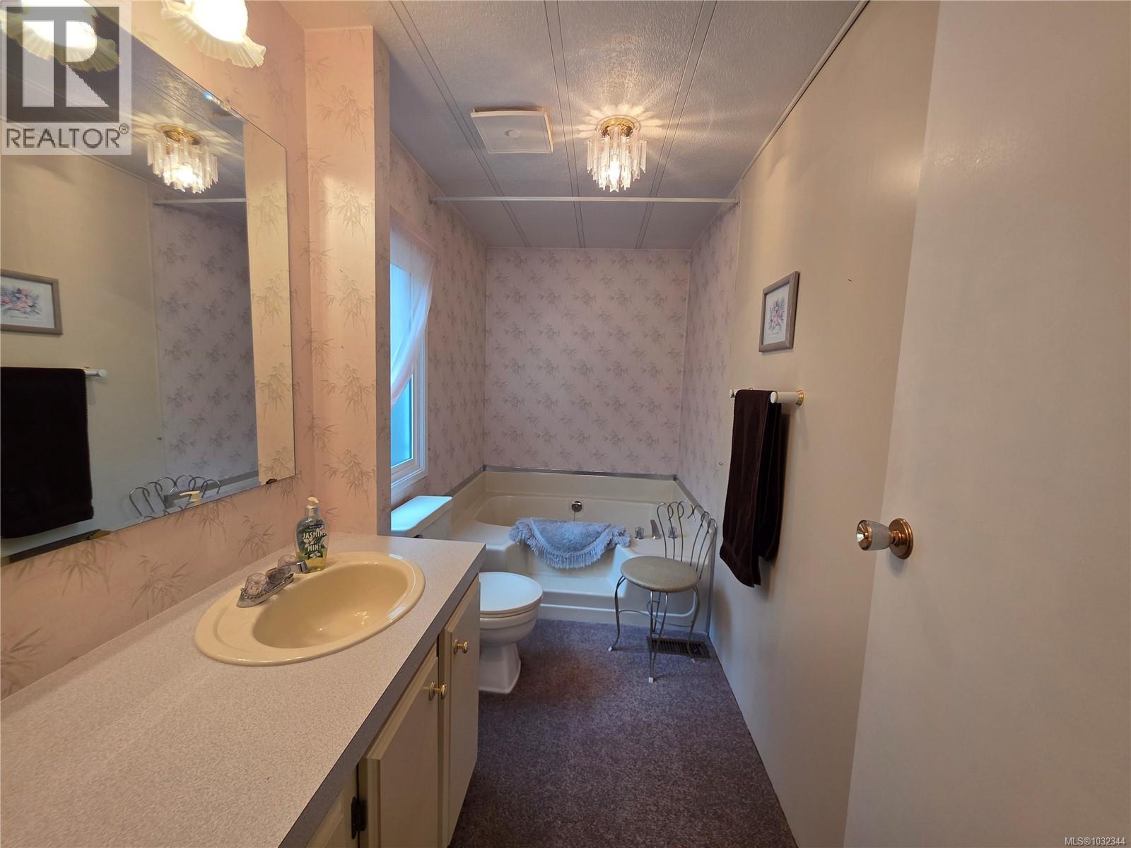 #13 4935 Broughton St - 8