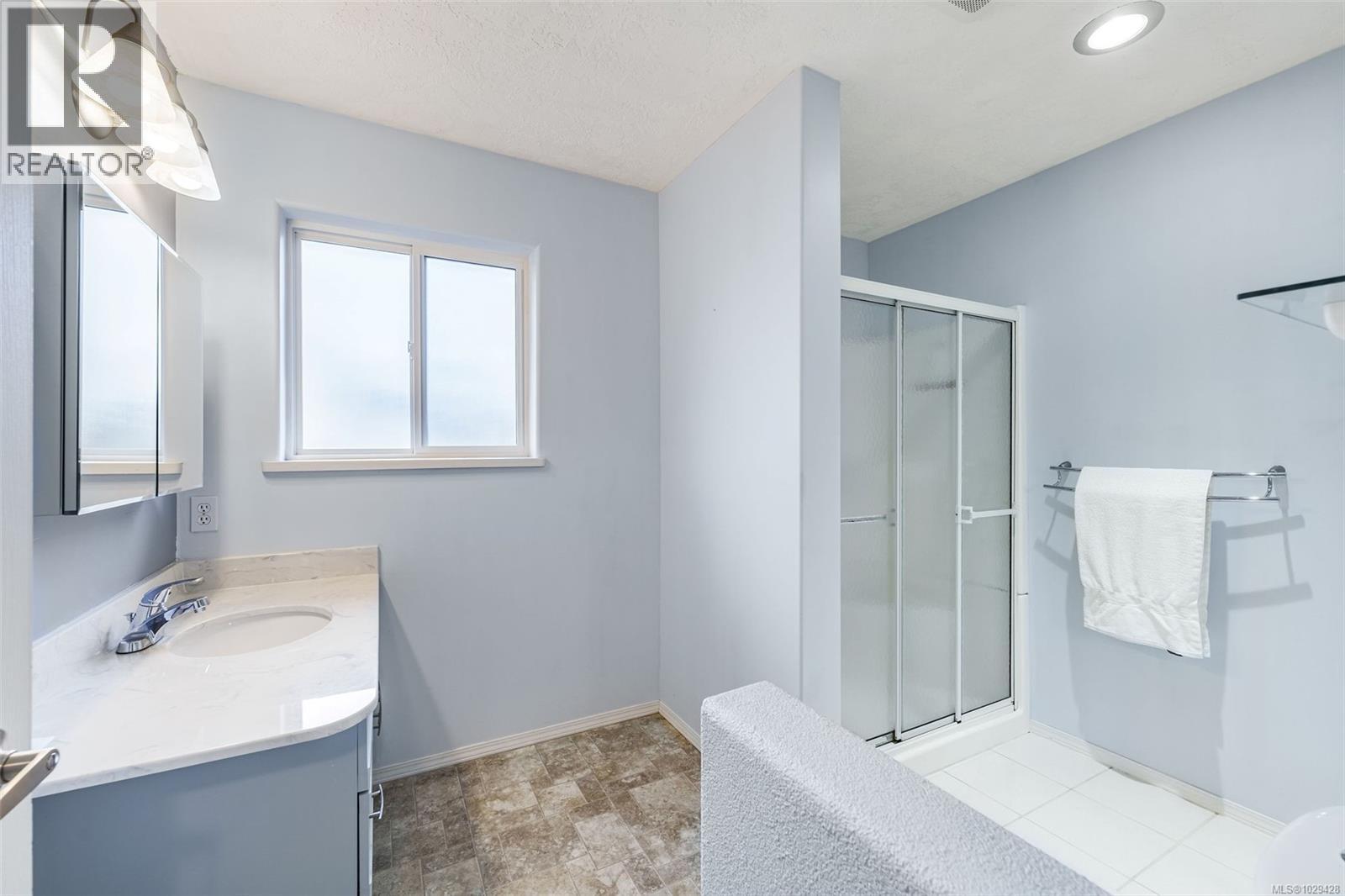 1149 Walkem Rd — photo 27
