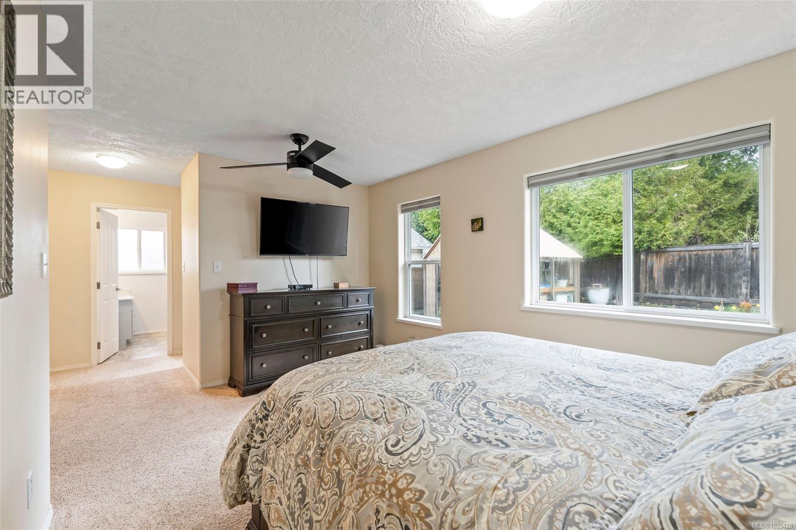 1149 Walkem Rd — photo 25
