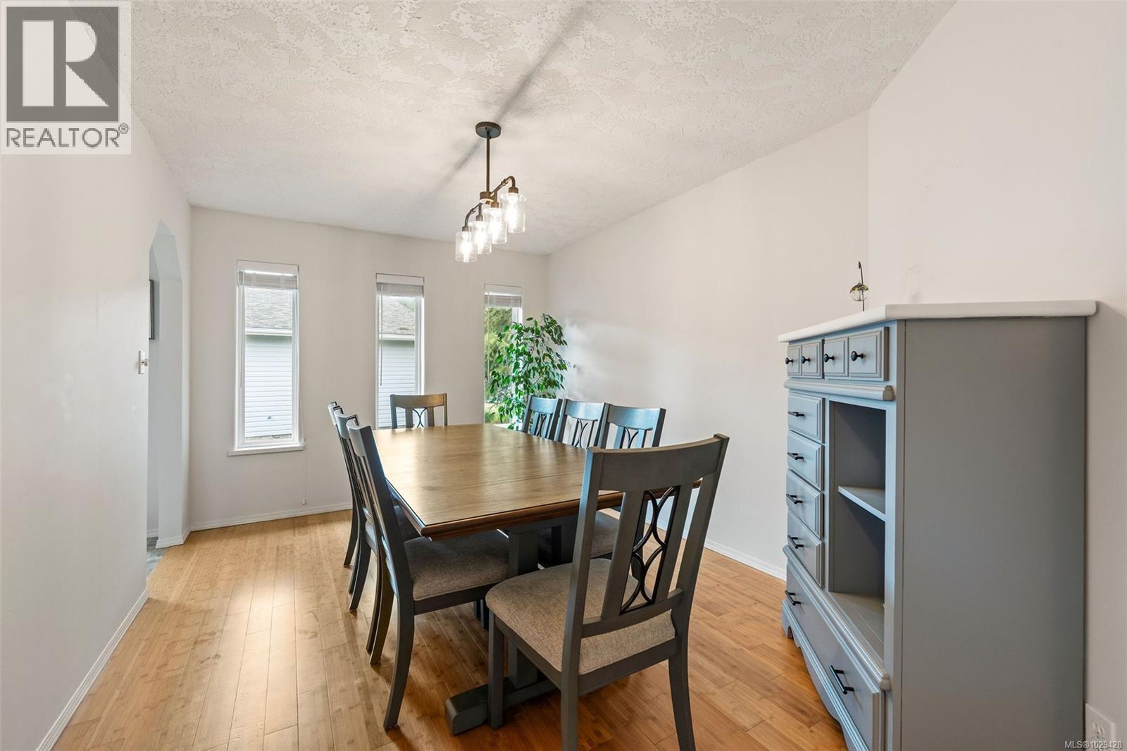 1149 Walkem Rd — photo 16
